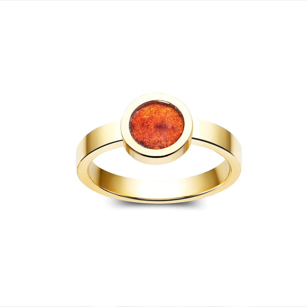 VINCELLS AMARE ring in yellow gold with red wine stone