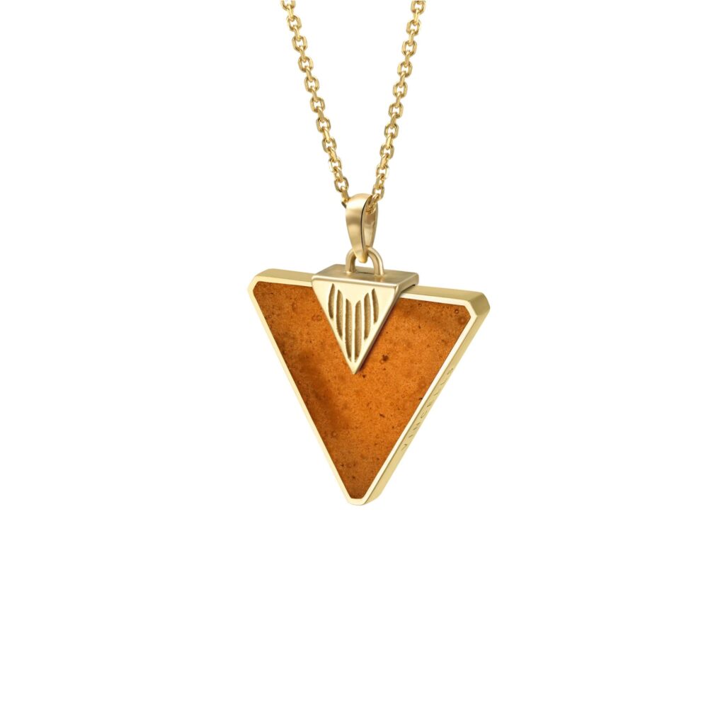VINCELLS HILARES pendant in yellow gold with white wine stone
